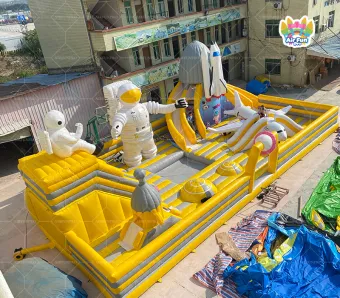 Space Theme Inflatable Amusement Park with Multiple Slides & Astronaut Elements