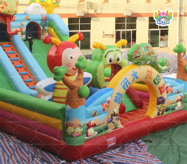 Cute Cartoon-Themed Inflatable Castle Multi-Area Interactive Outdoor Amusement Facility
