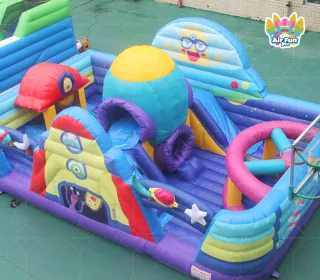 Meet the Aliens! The Most Epic Inflatable Castle of the Year