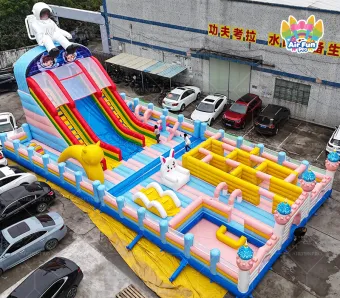2026 Hot Selling Custom Multi-Lane Slide Inflatable Astronaut Theme Park Castle Themed Playground for Commercial Amusement Parks