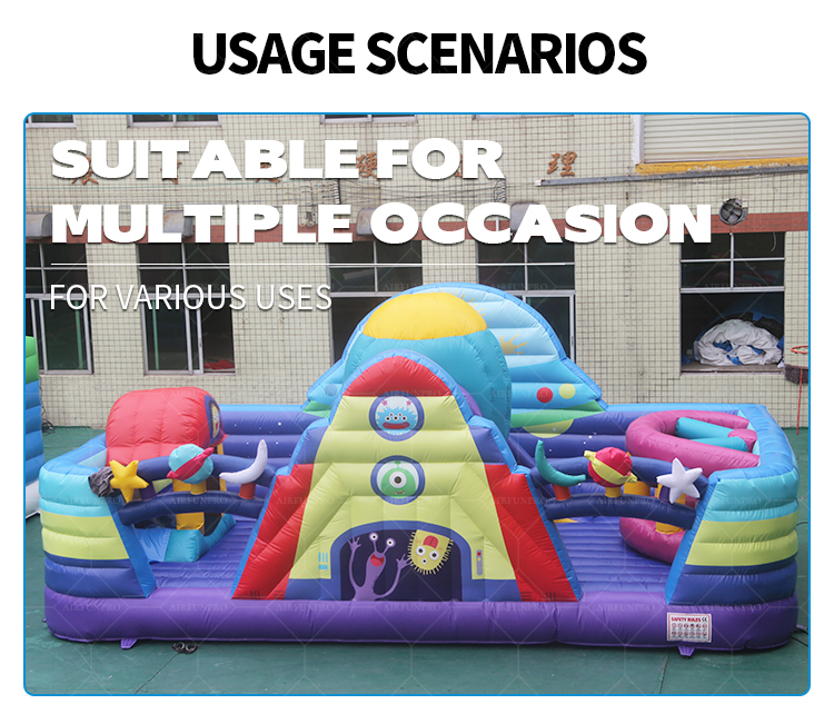 Meet the Aliens! The Most Epic Inflatable Castle of the Year