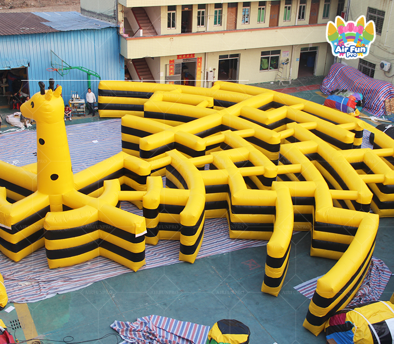 Custom Inflatable Animal Maze: 0.55mm Plato PVC, EN14960 Certified